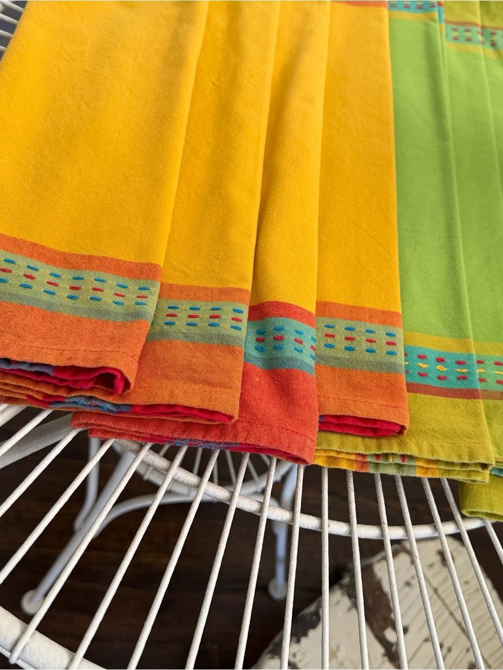 8 vintage Pier 1 napkins